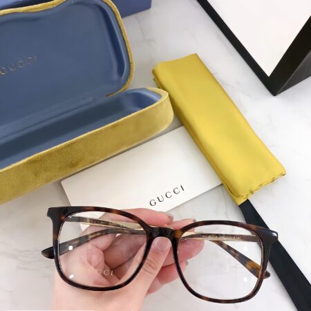 Gọng kính cận Gucci GG0831