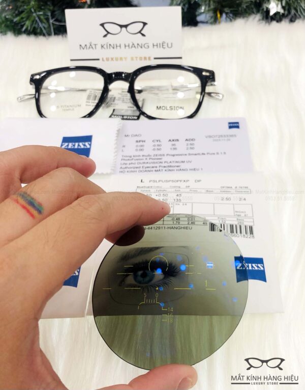 Tròng kính đa tròng đổi màu Zeiss SmartLife Pure PhotoFusion Pioneer 1.50