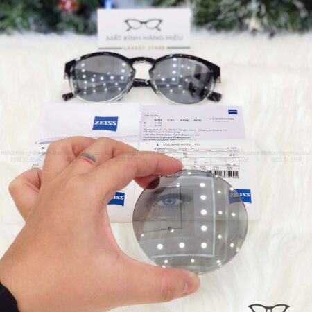 Tròng kính đơn tròng đổi màu Zeiss SmartLife 1.50 PhotoFusion X Extra Grey với lớp phủ tráng gương Flash Diamond