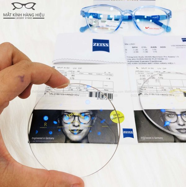 Tròng kính kiểm soát cận thị trẻ em Zeiss MyoVision Pro